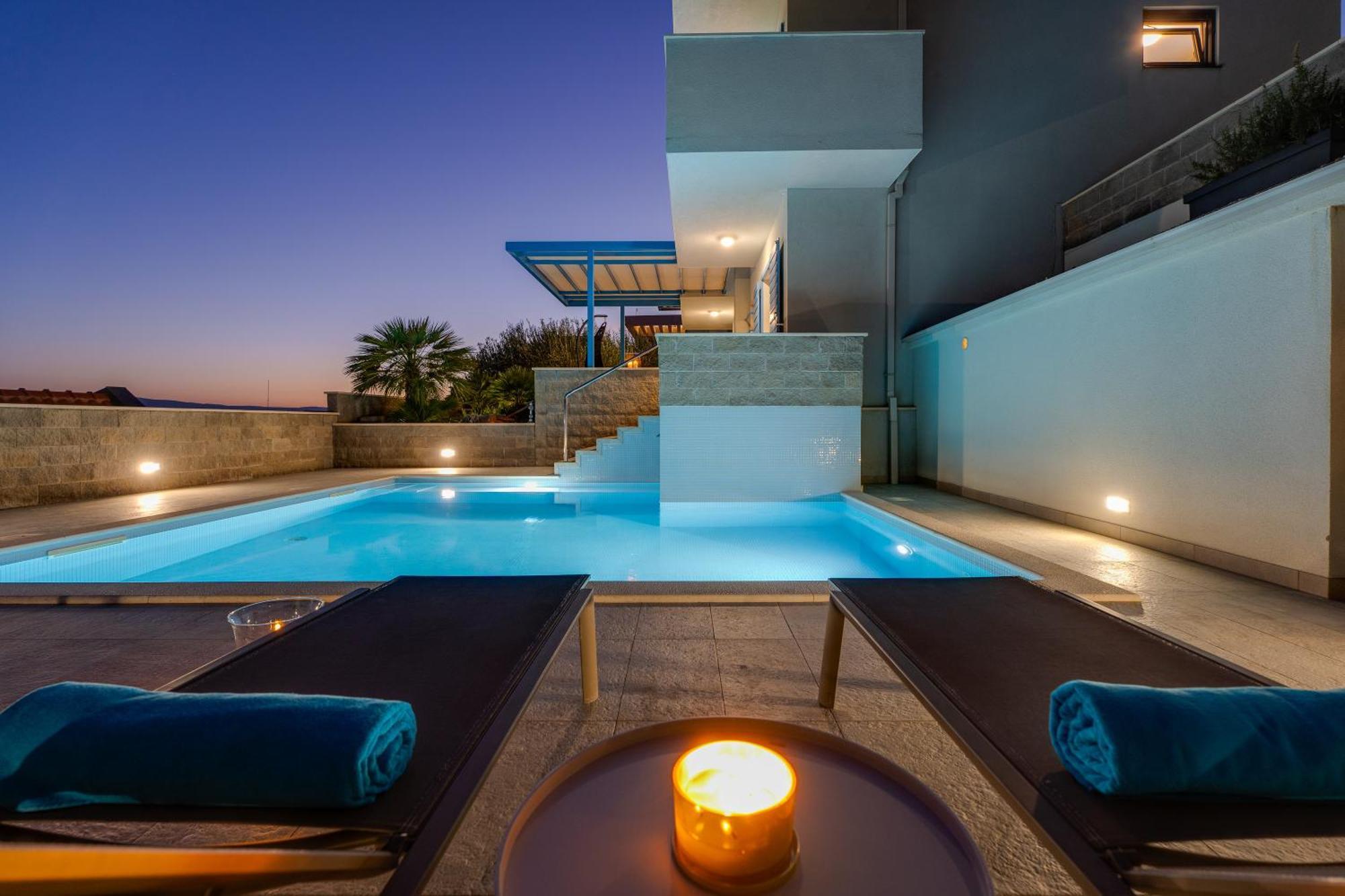 Villa Allegra With 32Msq Heated Pool, 300M Far From Sandy Beaches, Open Sea View Omis Exterior photo