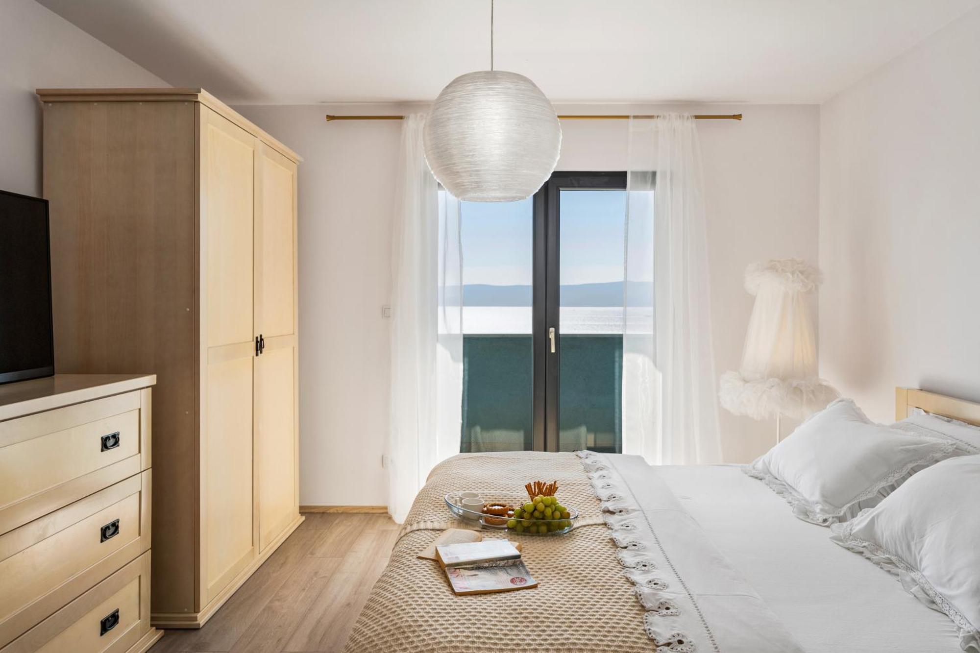 Villa Allegra With 32Msq Heated Pool, 300M Far From Sandy Beaches, Open Sea View Omis Exterior photo