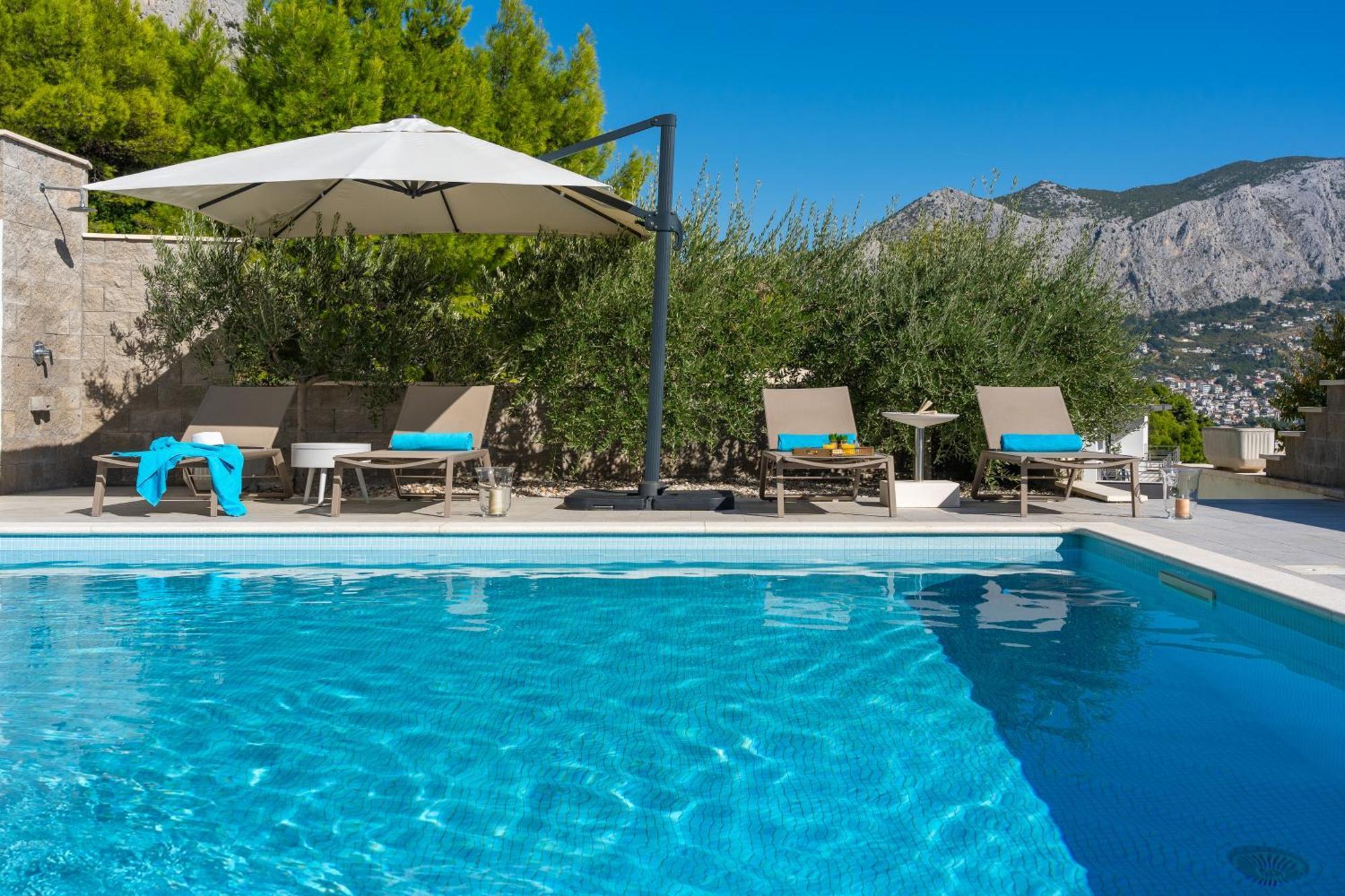 Villa Allegra With 32Msq Heated Pool, 300M Far From Sandy Beaches, Open Sea View Omis Exterior photo