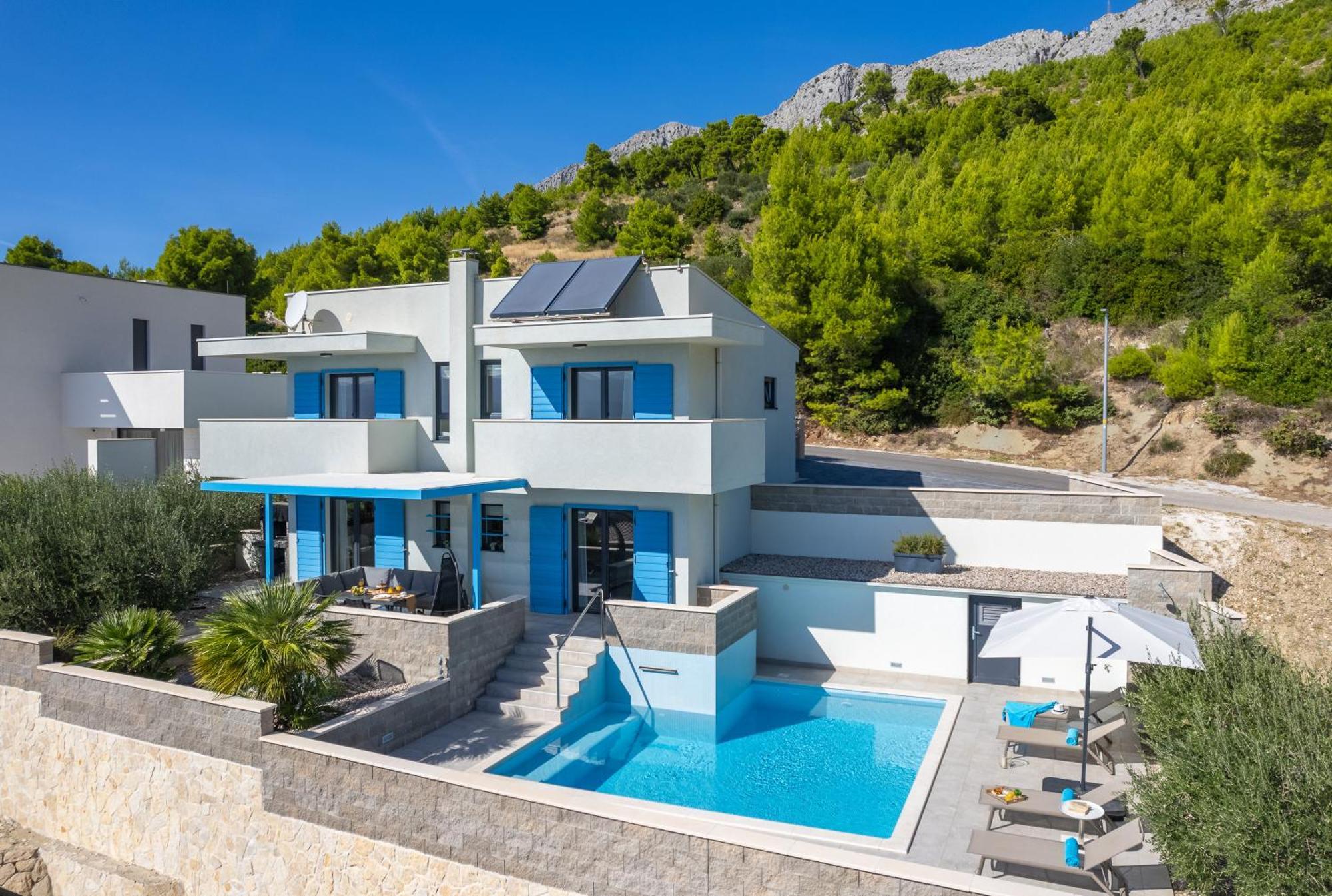 Villa Allegra With 32Msq Heated Pool, 300M Far From Sandy Beaches, Open Sea View Omis Exterior photo