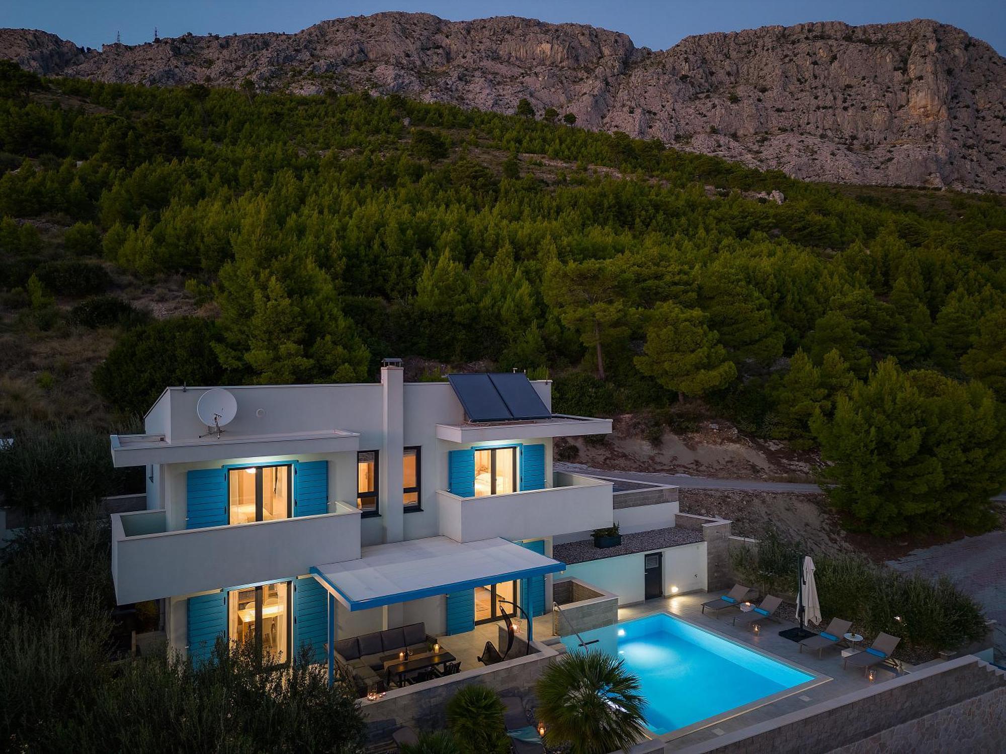 Villa Allegra With 32Msq Heated Pool, 300M Far From Sandy Beaches, Open Sea View Omis Exterior photo