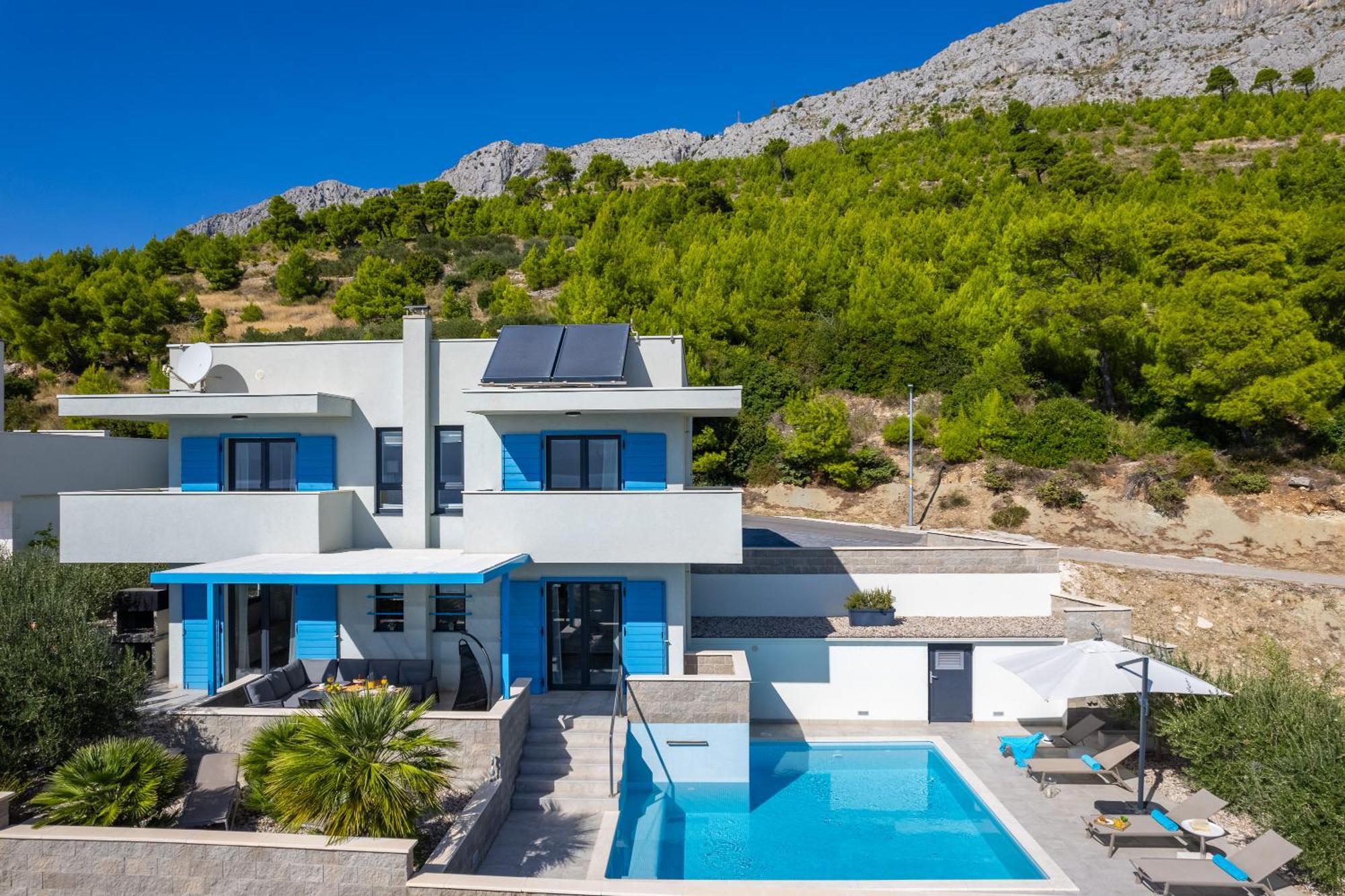 Villa Allegra With 32Msq Heated Pool, 300M Far From Sandy Beaches, Open Sea View Omis Exterior photo